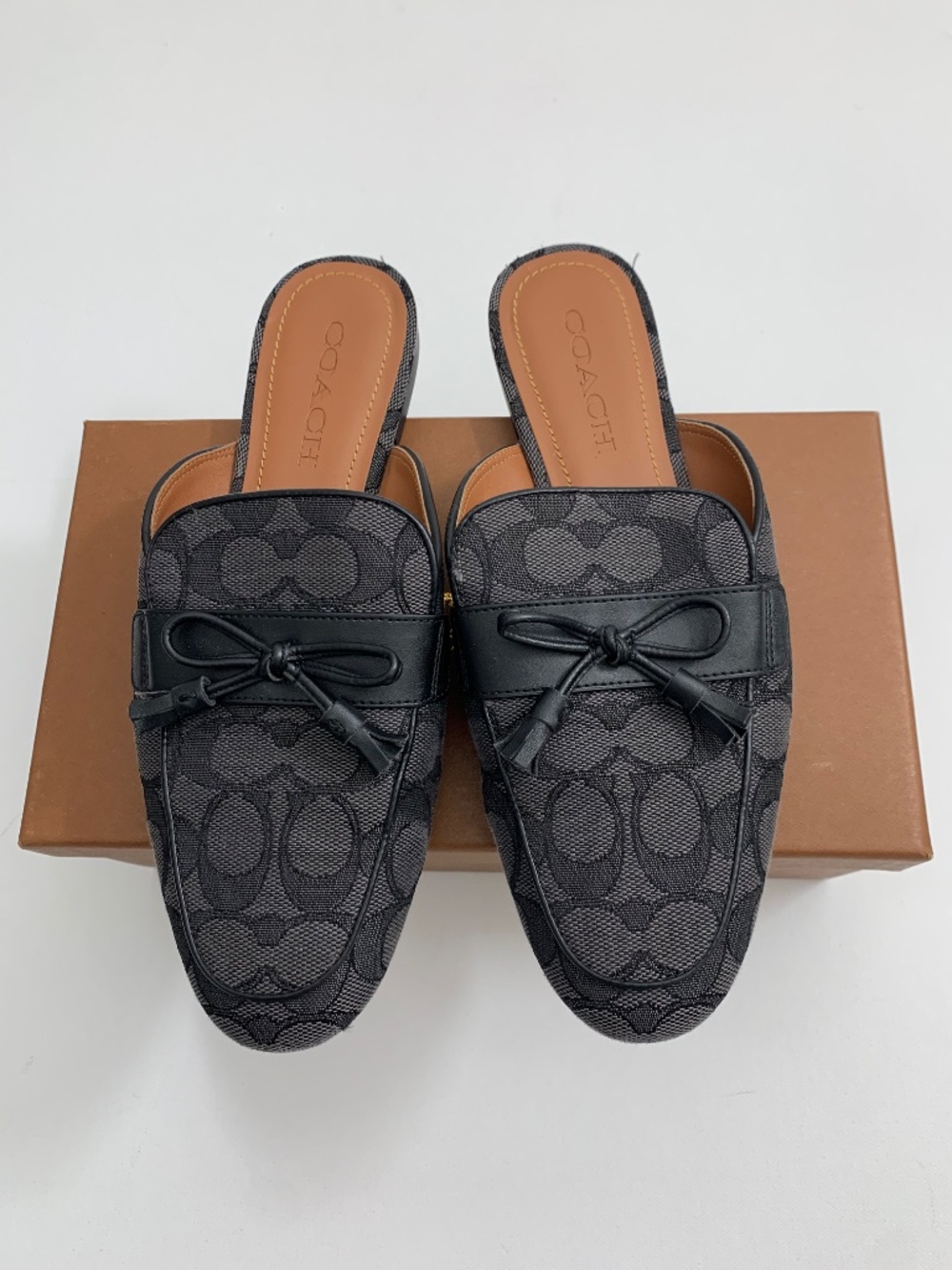 Coach Signature Jacquard Bow Mule slides Mule women’s US 8
